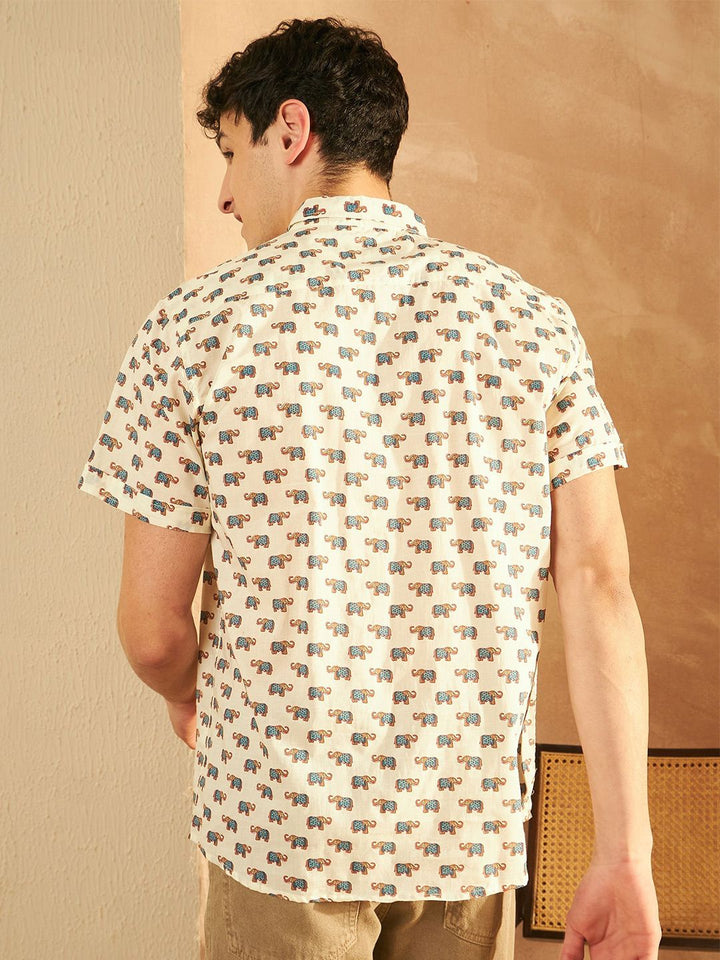 DENNISON Men Comfort Fit Animal Printed Spread Collar Cotton Casual Shirt