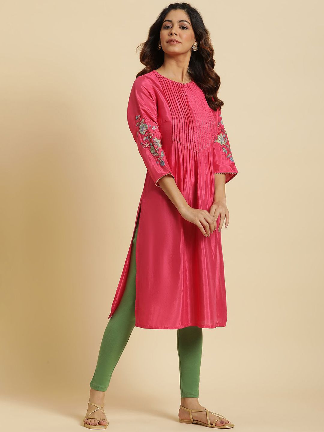 W Keyhole Neck Thread Work Pleated Straight Kurta