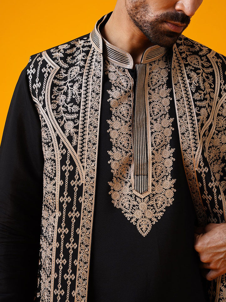 SOJANYA LUXE Motif Etnik Bersulam Kolar Mandarin Kurta Lurus & Seluar & Jaket