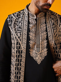 SOJANYA LUXE Motif Etnik Bersulam Kolar Mandarin Kurta Lurus & Seluar & Jaket