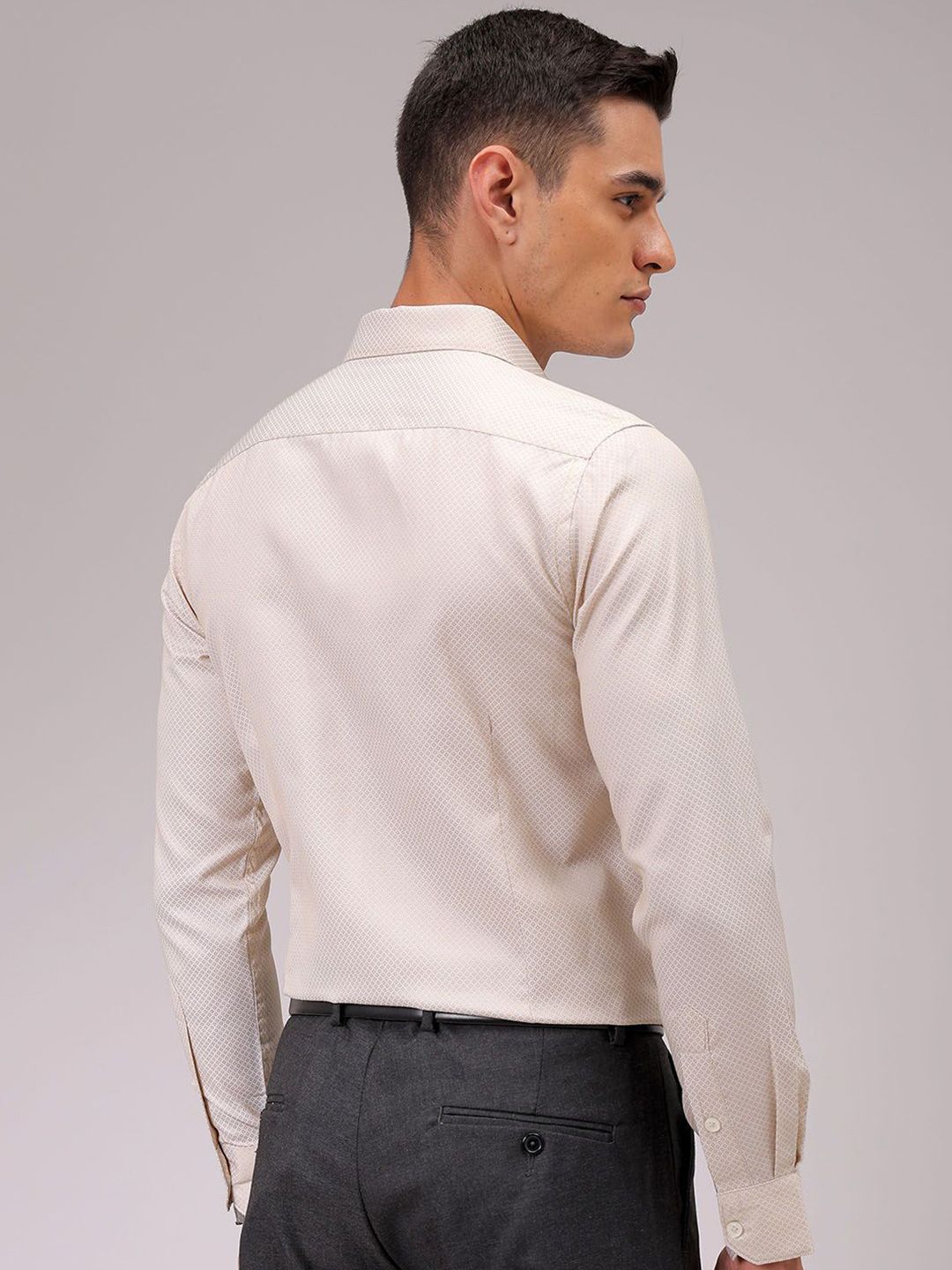 The Indian Garage Co. X Luxe Men Cutaway Collar Solid Slim Fit Formal Shirt