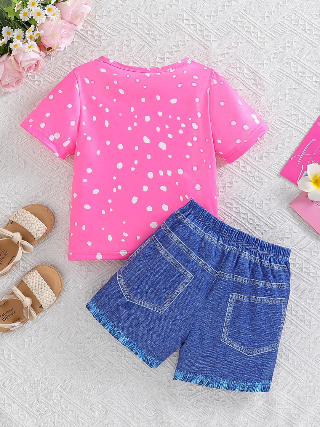 YK Girls Printed T-Shirt & Shorts Clothing Set