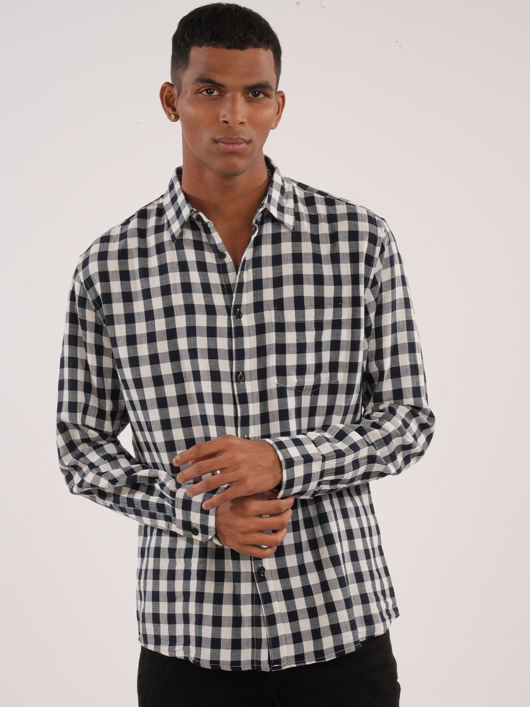 Eszett Gingham Checked Spread Collar Baju Poket Kapas Tulen