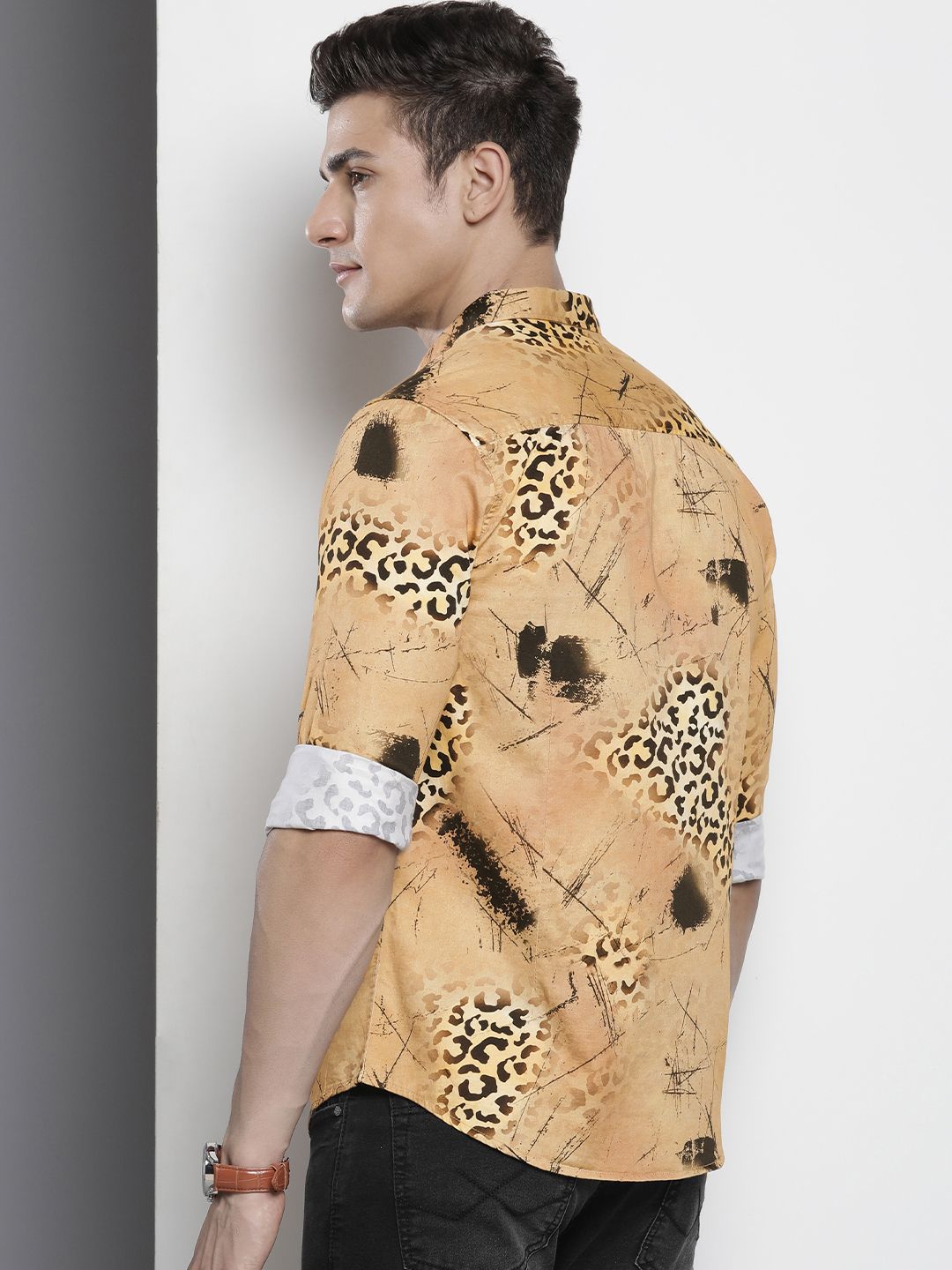 The Indian Garage Co Men Slim Fit Animal Printed Opaque Casual Shirt