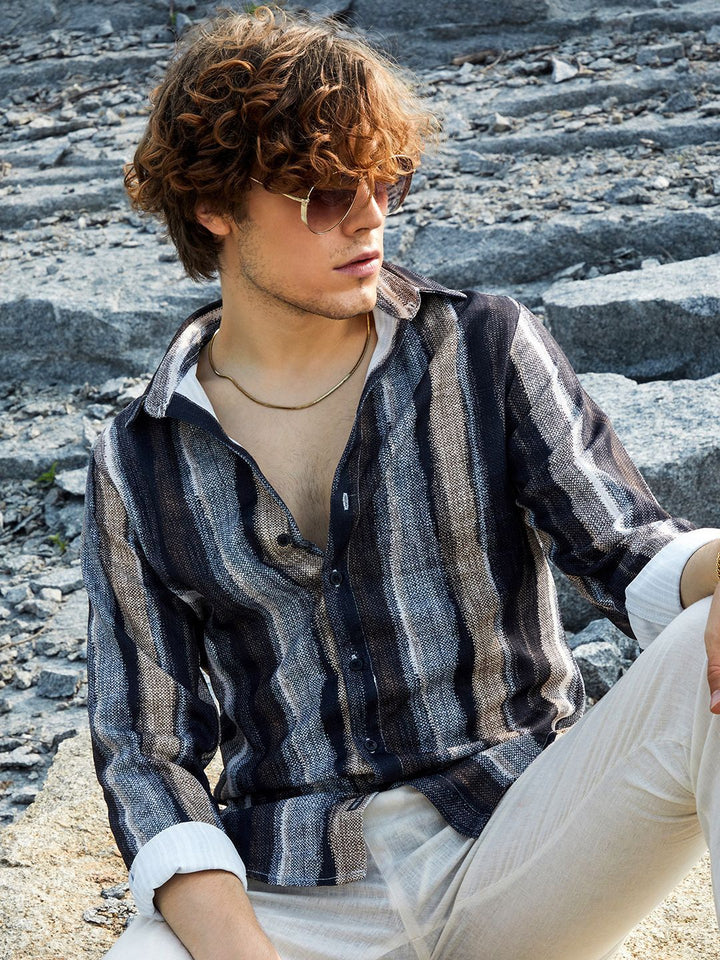 Campus Sutra Men Comfort Striped Casual Shirt