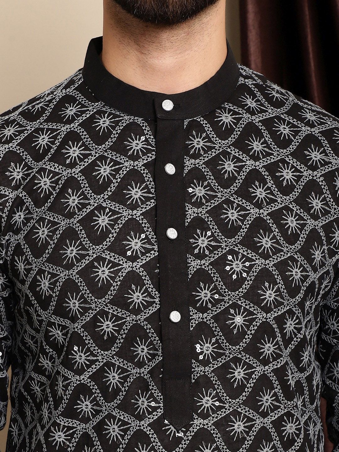 Motif Etnik Anouk Bersulam Kurta Kapas Tulen Labuci dengan Churidar