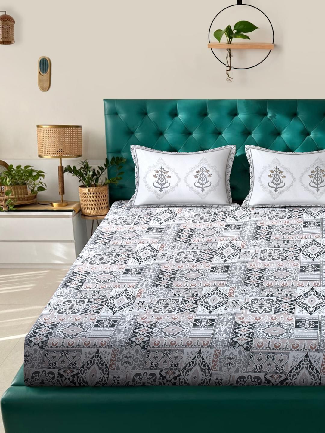 KLOTTHE Grey Ethnic Motifs Printed 400 TC Cotton Super King Bedsheet Set 2.70 m x 2.70 m