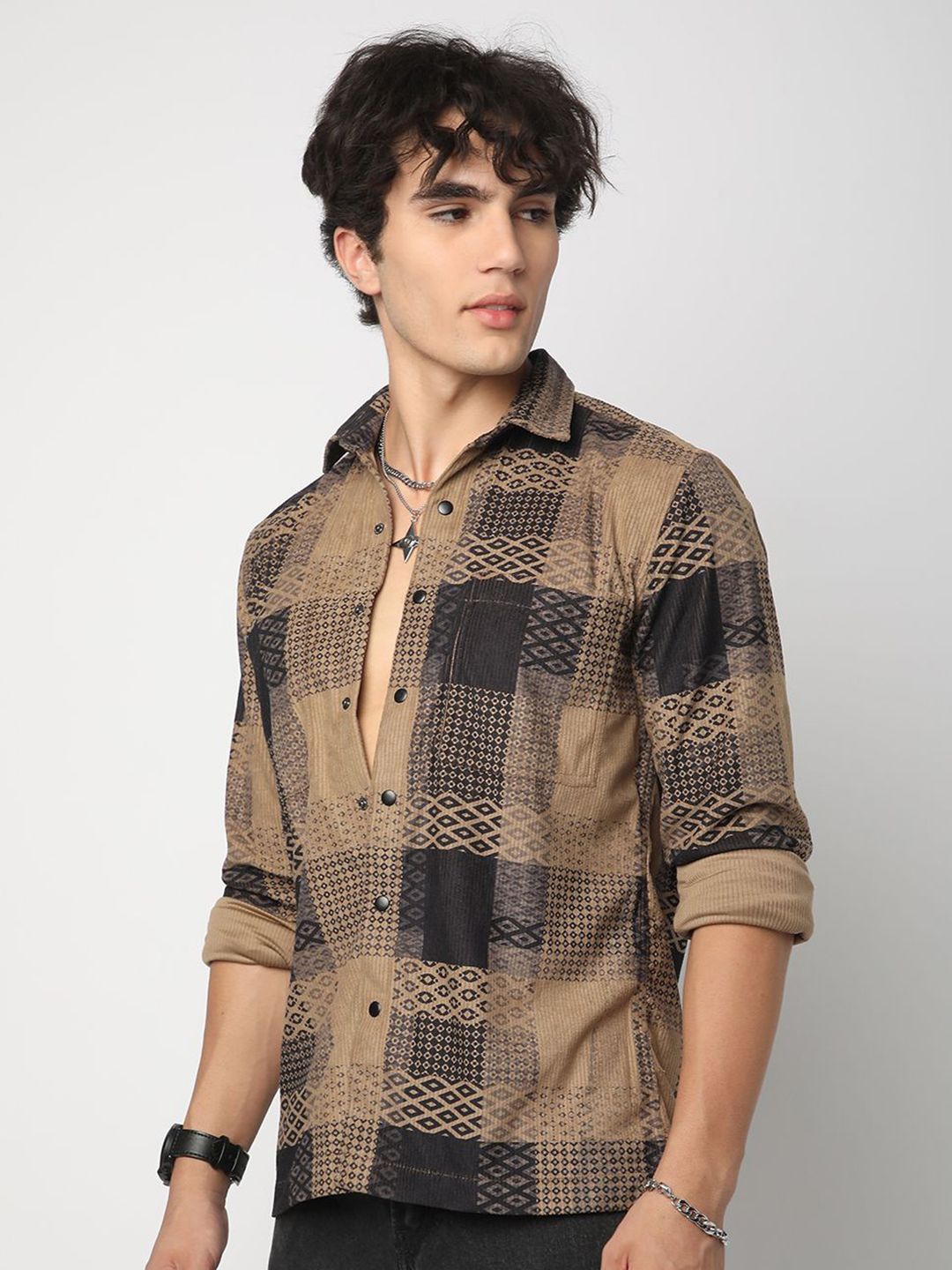 VASTRADO Men Classic Spread Collar Geometric Printed Cotton Slim Fit Casual Shirt