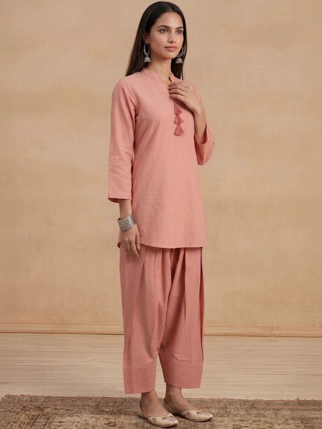 House of Chikankari Women Regular Chikankari Kurta with Trousers