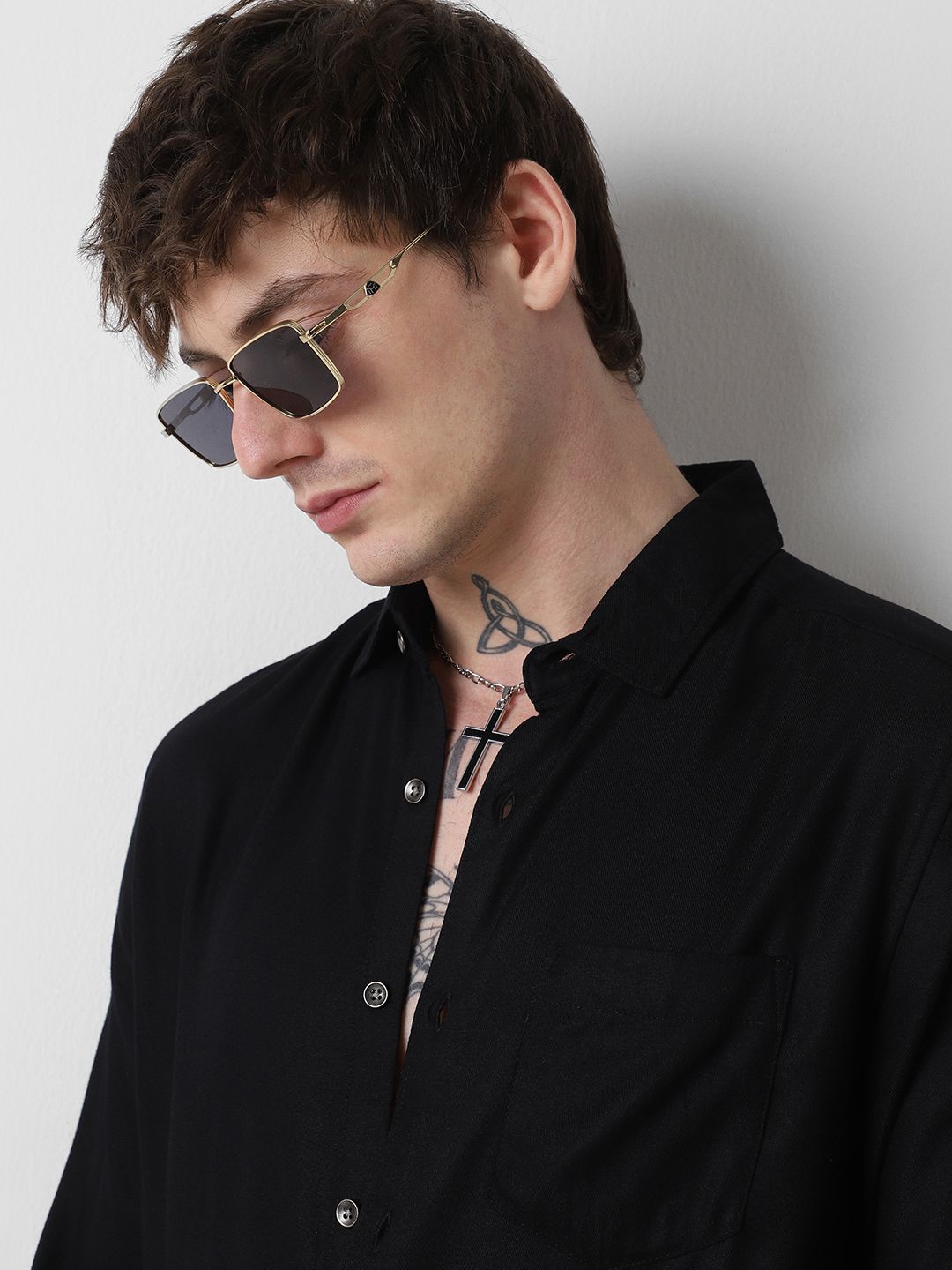 VASTRADO Men Solid Slim Fit Casual Shirt