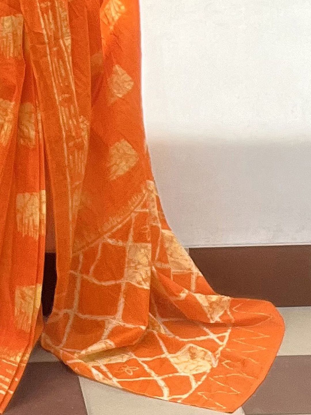 Saree mall Ready to Wear Printed Abstract Block Print Sarees