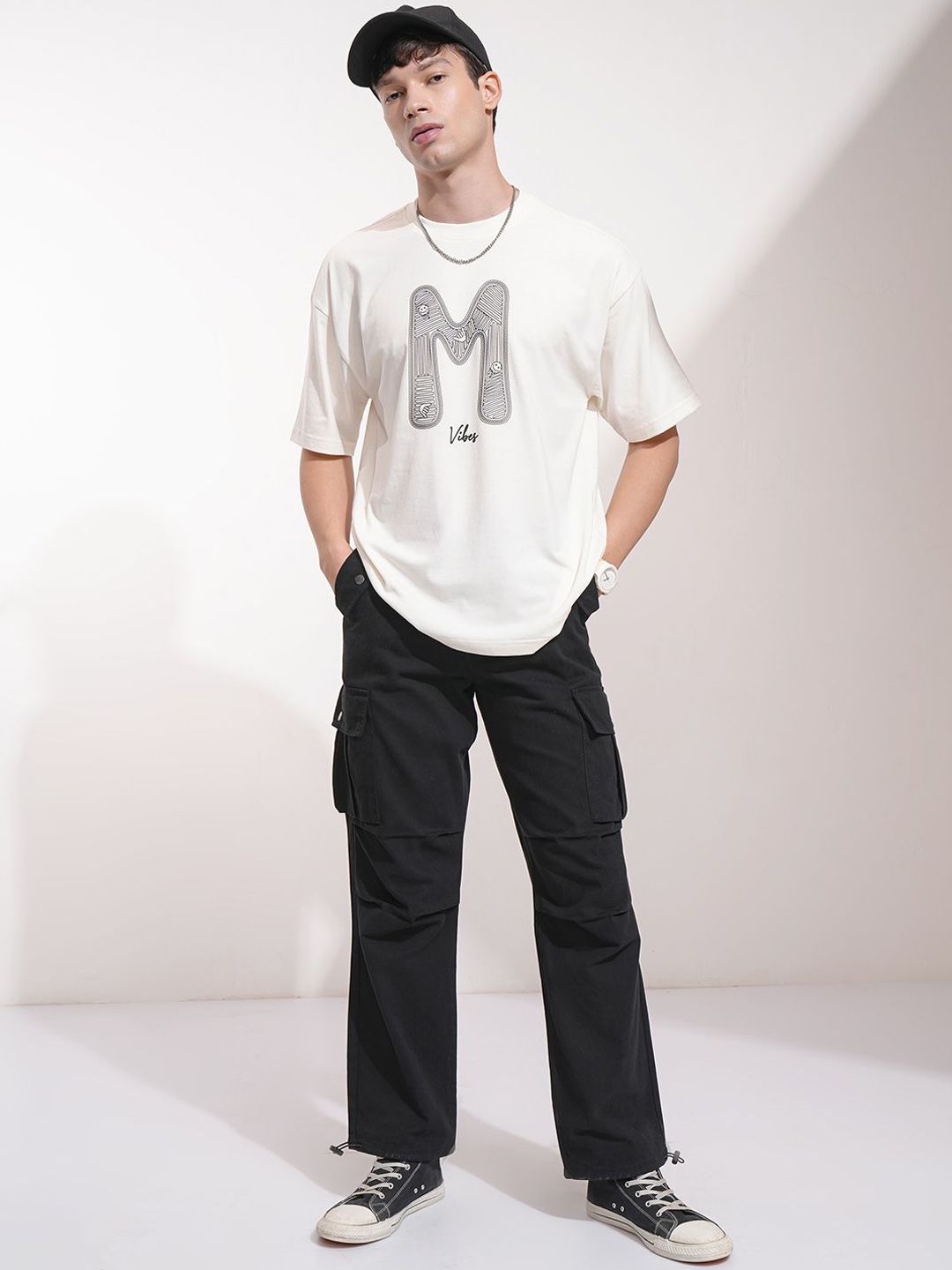 HIGHLANDER Men Straight Fit Cargos Trousers