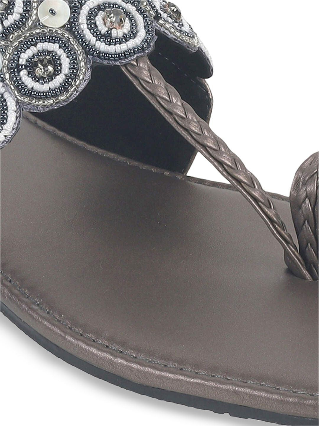 Mochi Women Ethnic One Toe Flats