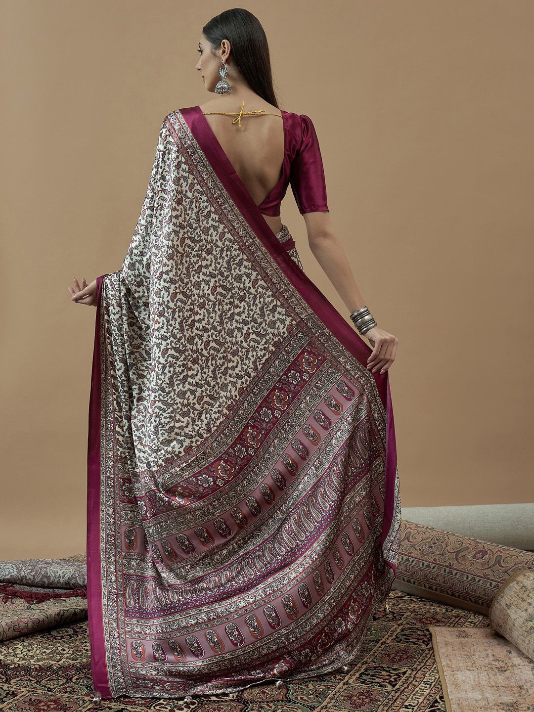 Saree mall Paisley Poly Crepe Block Print Sarees