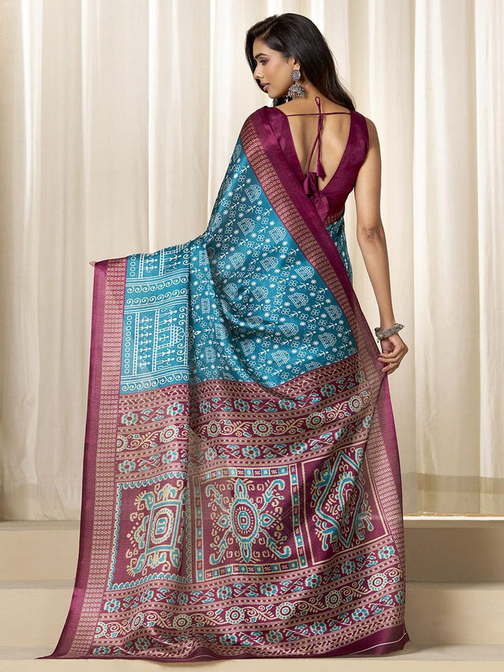 Motif etnik Kalini dicetak ikat saree