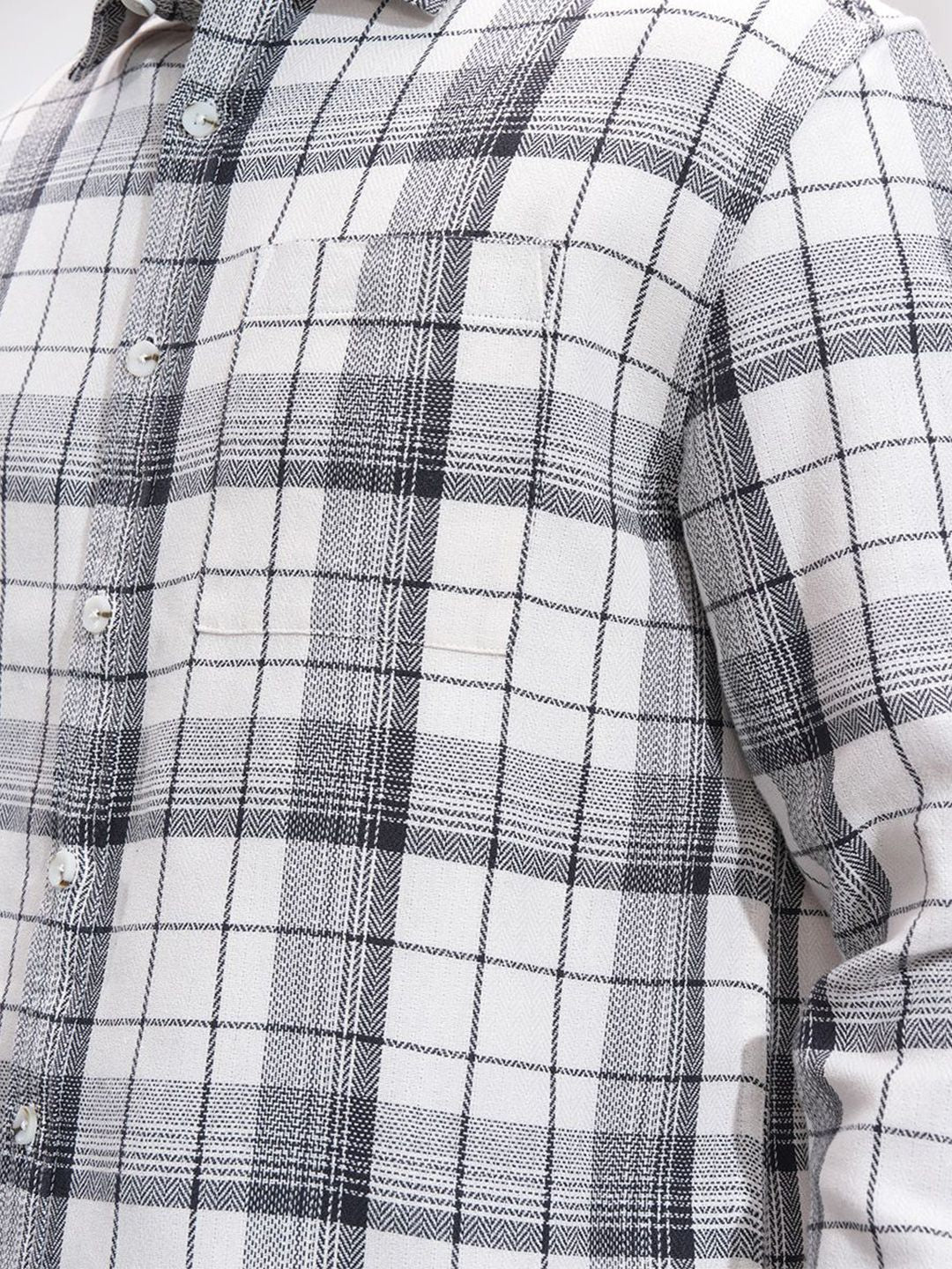 HIGHLANDER Men Opaque Checked Casual Shirt