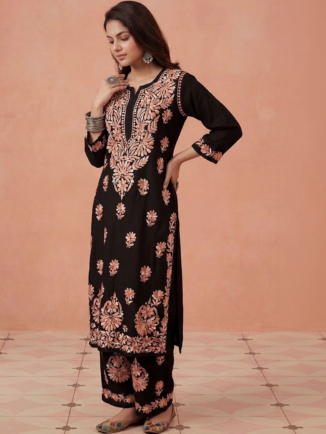 Rumah Chikankari Kurta Chikankari Biasa Wanita dengan Seluar