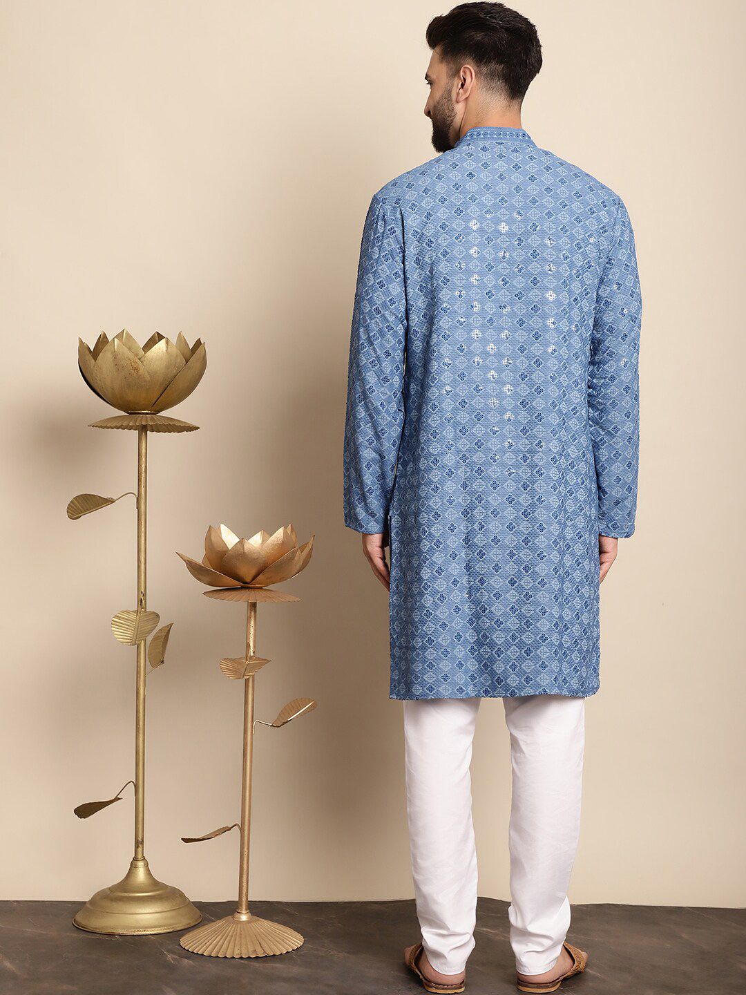 Motif Etnik Anouk Bersulam Kolar Mandarin Kurta Kapas Tulen Lurus dengan Churidar
