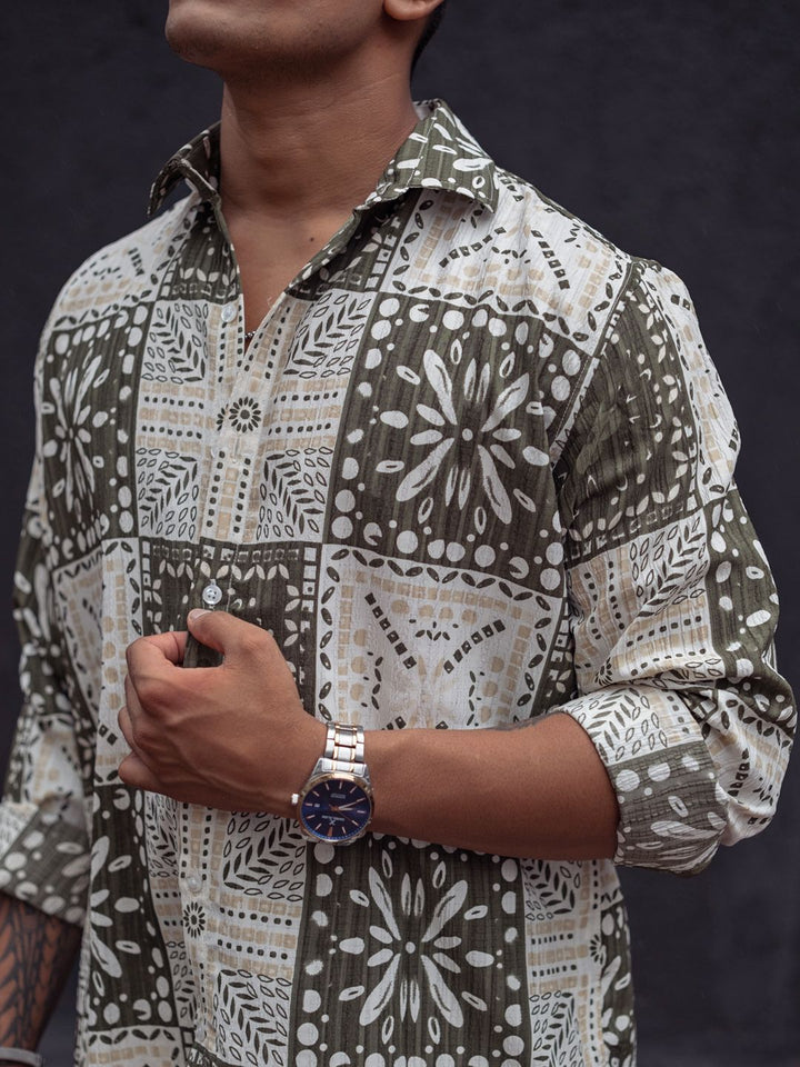 Powerlook Men Spread Collar Abstract Printed Casual Shirt