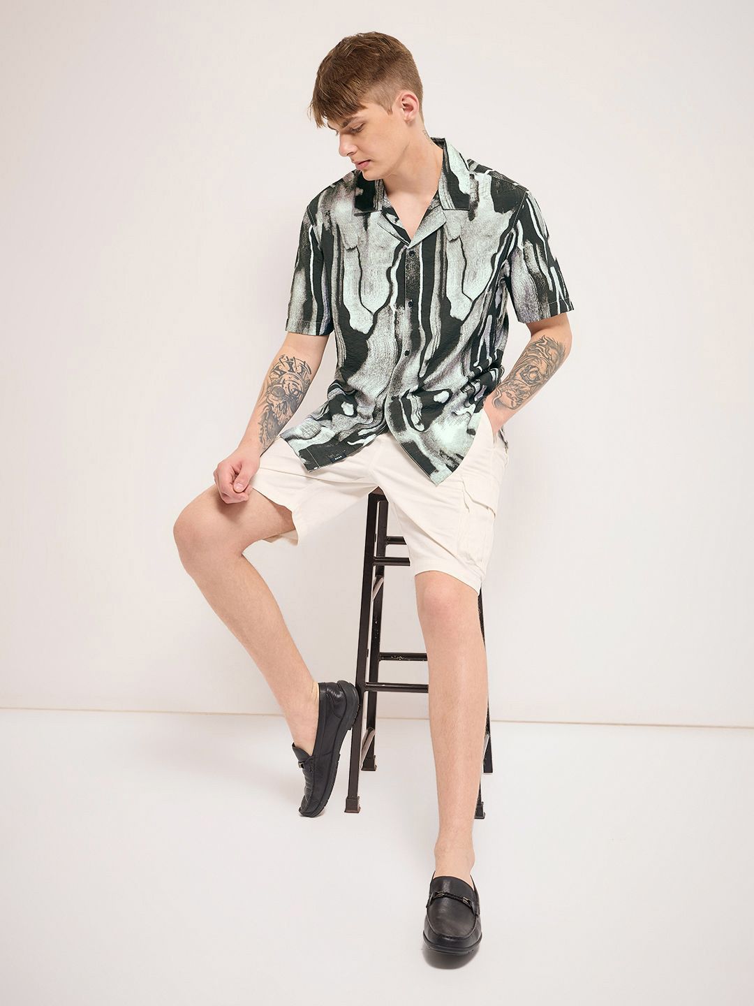 THE BEAR HOUSE Men Cuban Collar Abstract Printed Casual Shirt