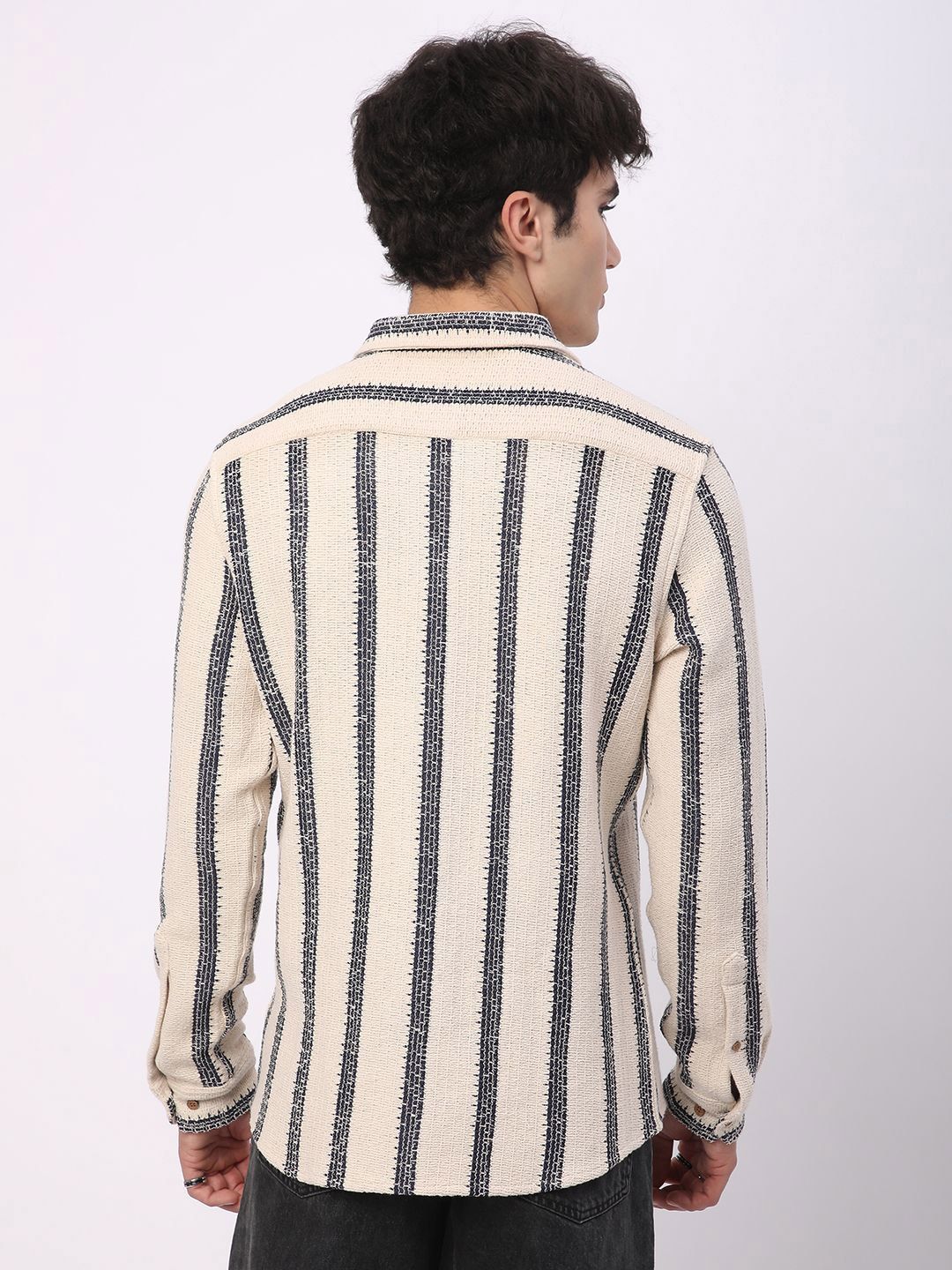 VASTRADO Men Classic Slim Fit Cutaway Collar Vertical Striped Cotton Casual Shirt