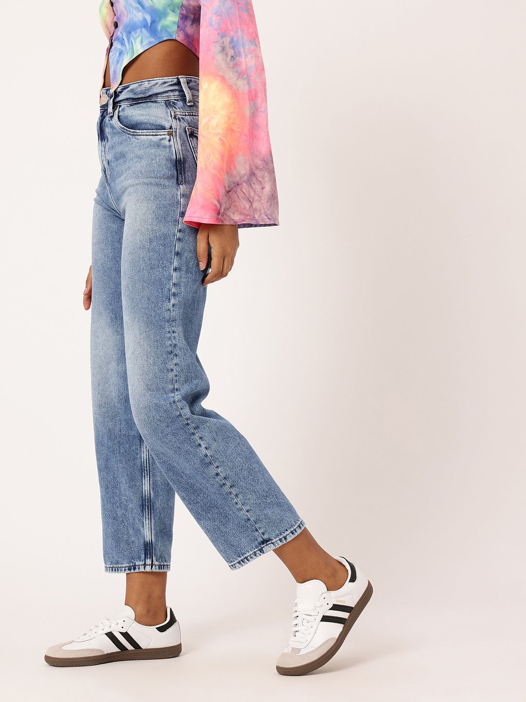DressBerry Women Timeless Urban Straight Fit Faded Jeans