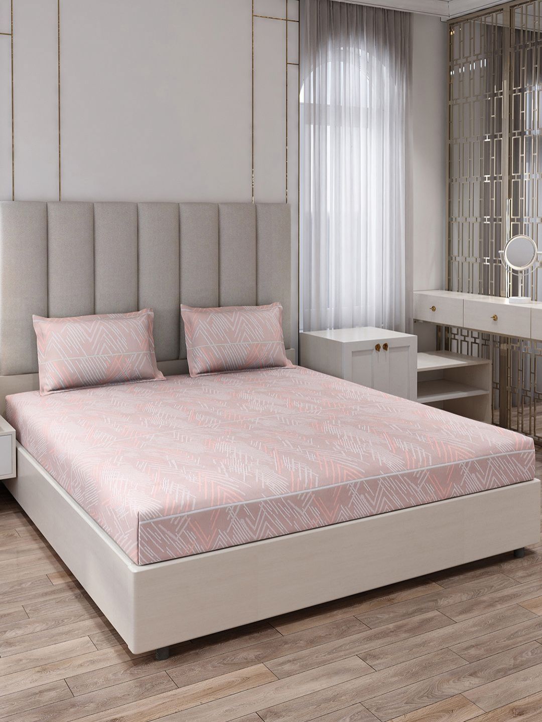 Monte Carlo Peach-Coloured & White Geometric 130 TC King Bedsheet Set-2.75 m x 2.75 m