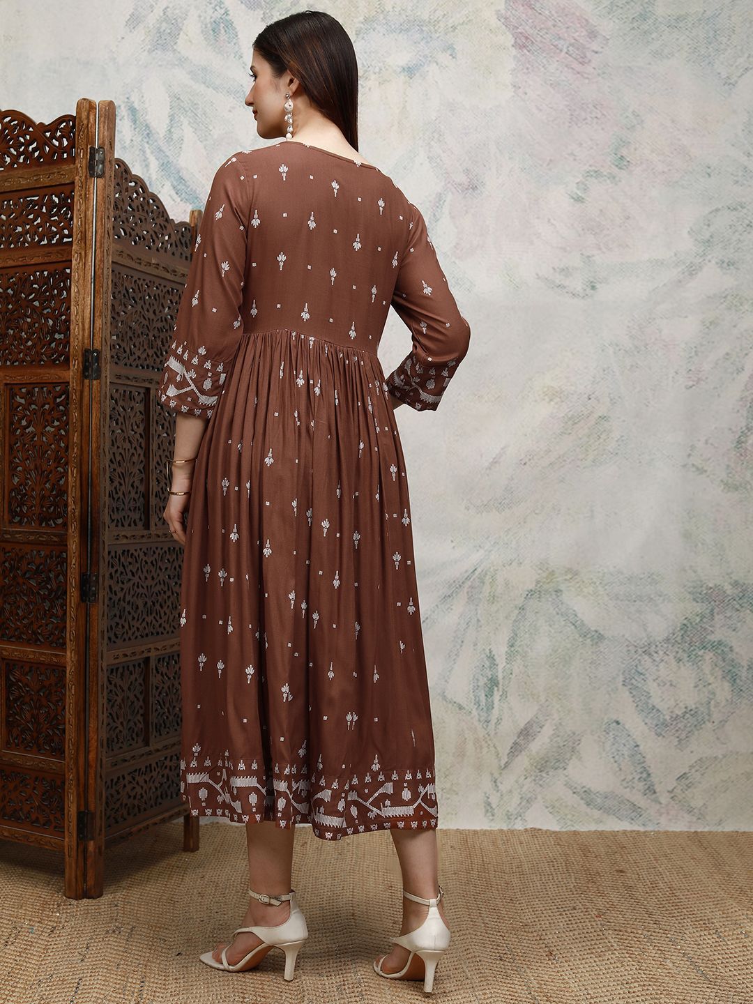 Vishudh Women Ethnic Motifs Embroidered Maxi Dress