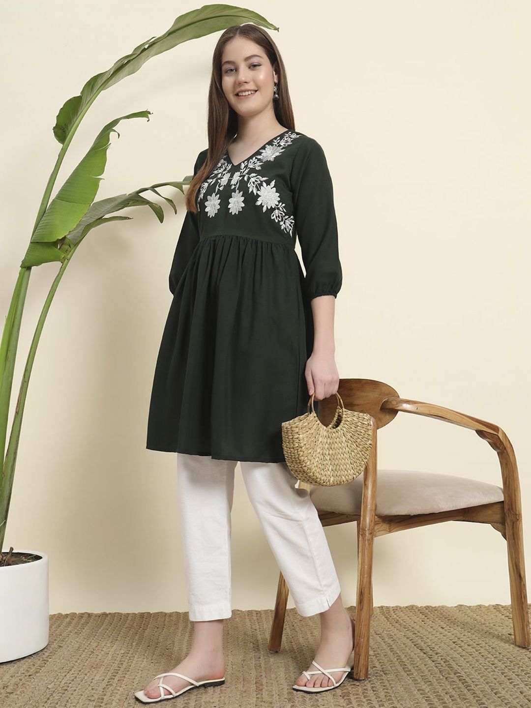 Kalini Wanita Rayon Sulaman A-Line 3/4 Lengan Wanita Tunic Tops/Pendek Kurti