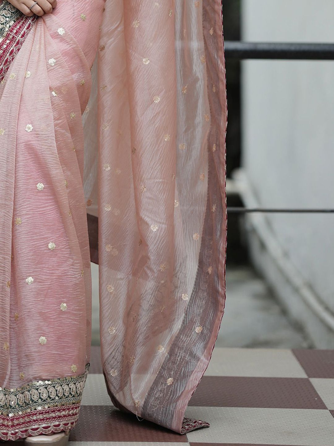 Saree mall Embellished Sequinned Organza Sarees