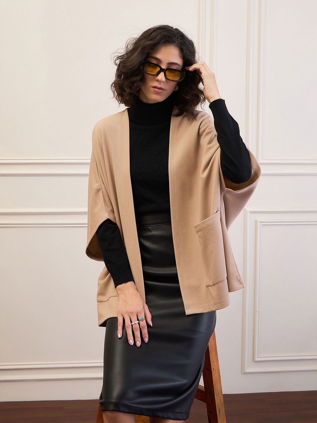 Sassafras terbuka depan kimono mengangkat bahu