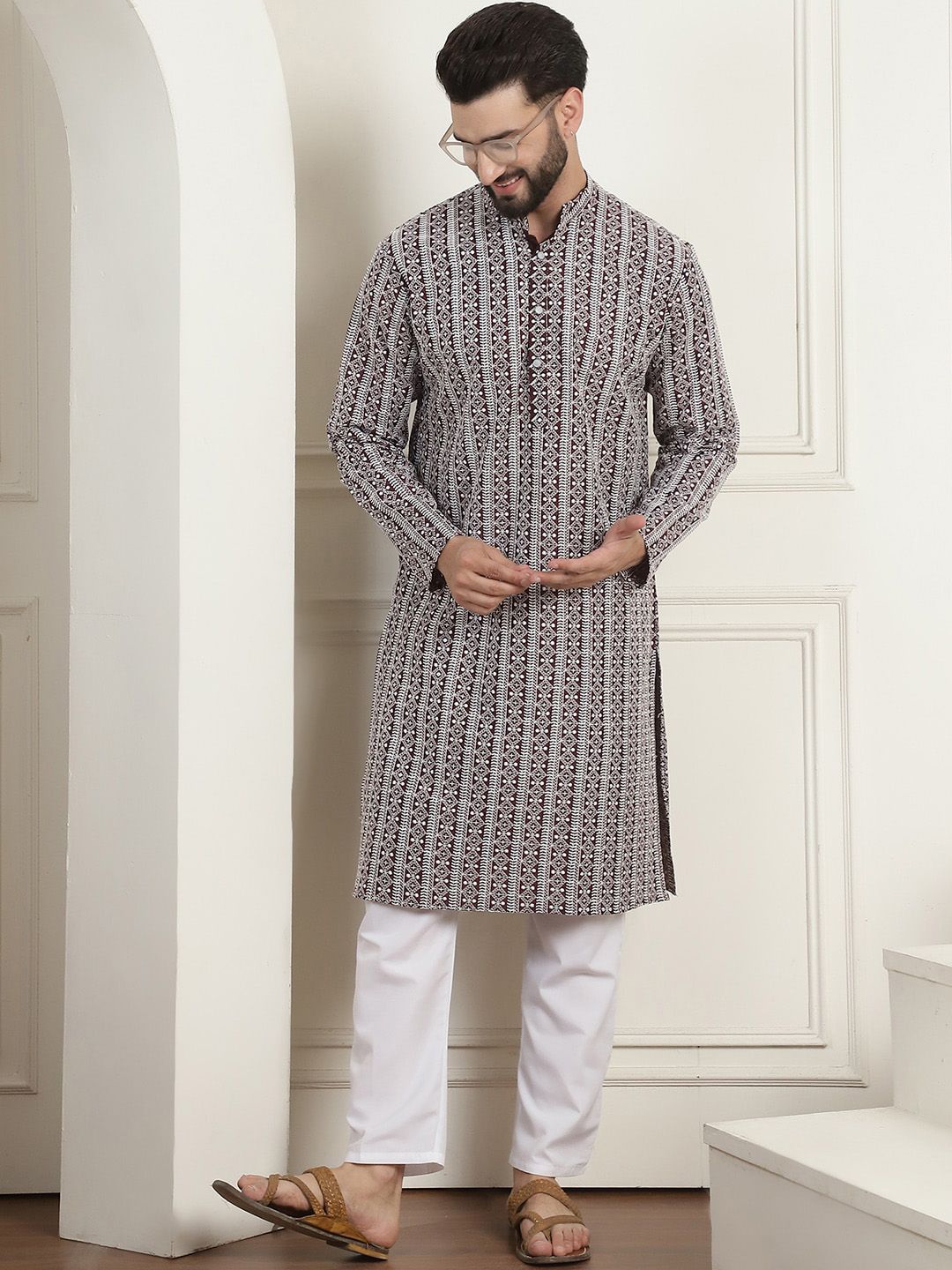 Anouk Sulam Kapas Tulen Kolar Mandarin Lengan Panjang Kurta Lurus Dengan Churidar