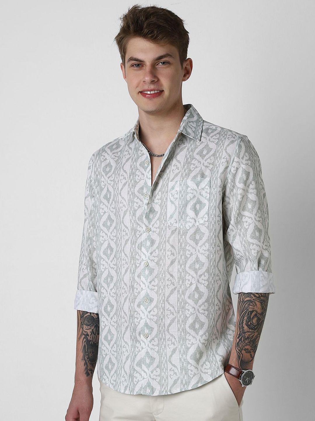 VASTRADO Men Classic Slim Fit Opaque Printed Casual Shirt