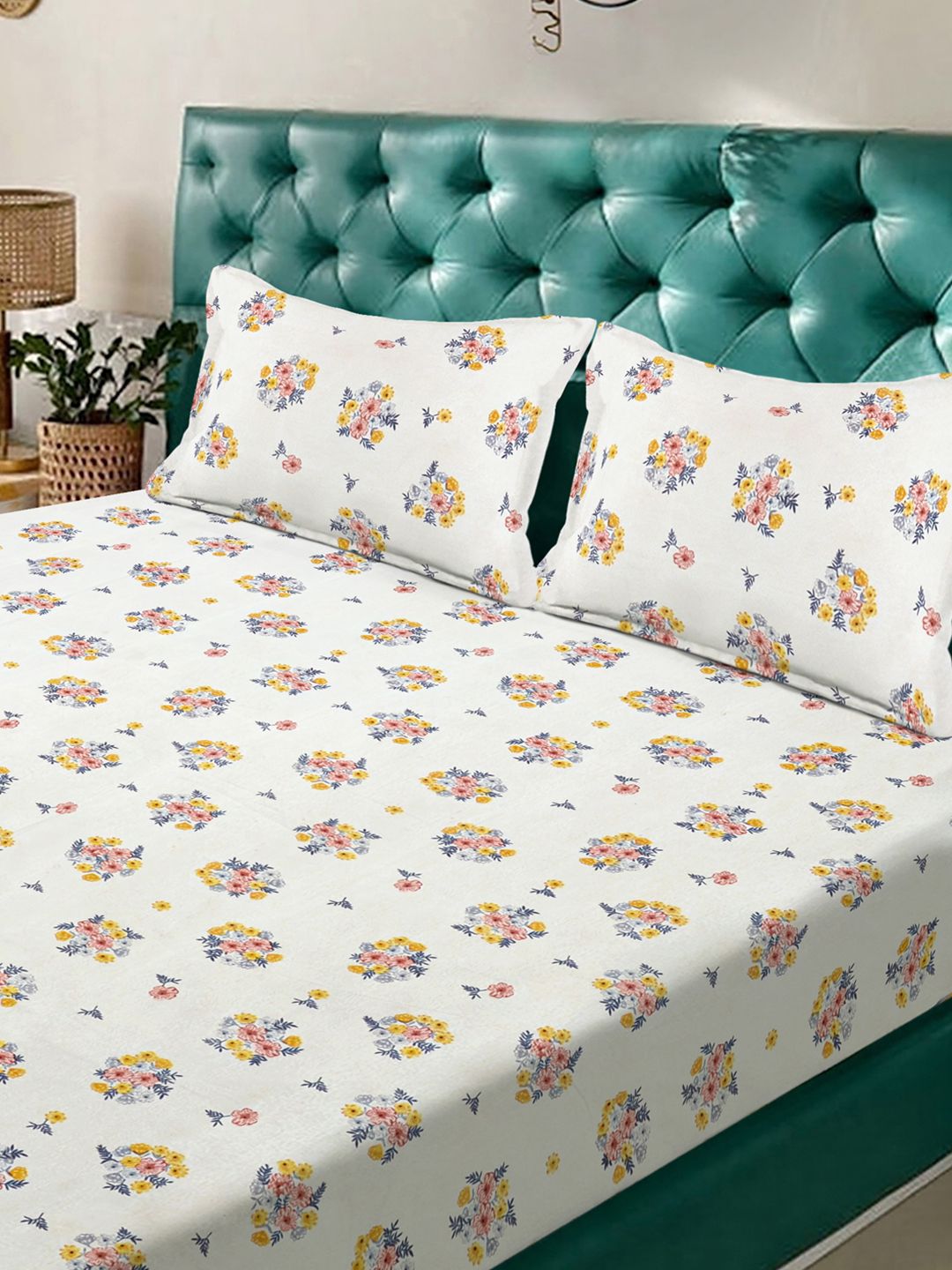 KLOTTHE Cream-Coloured Floral Printed 300 TC King Double Bedsheet Set 2.50 x 2.25 m