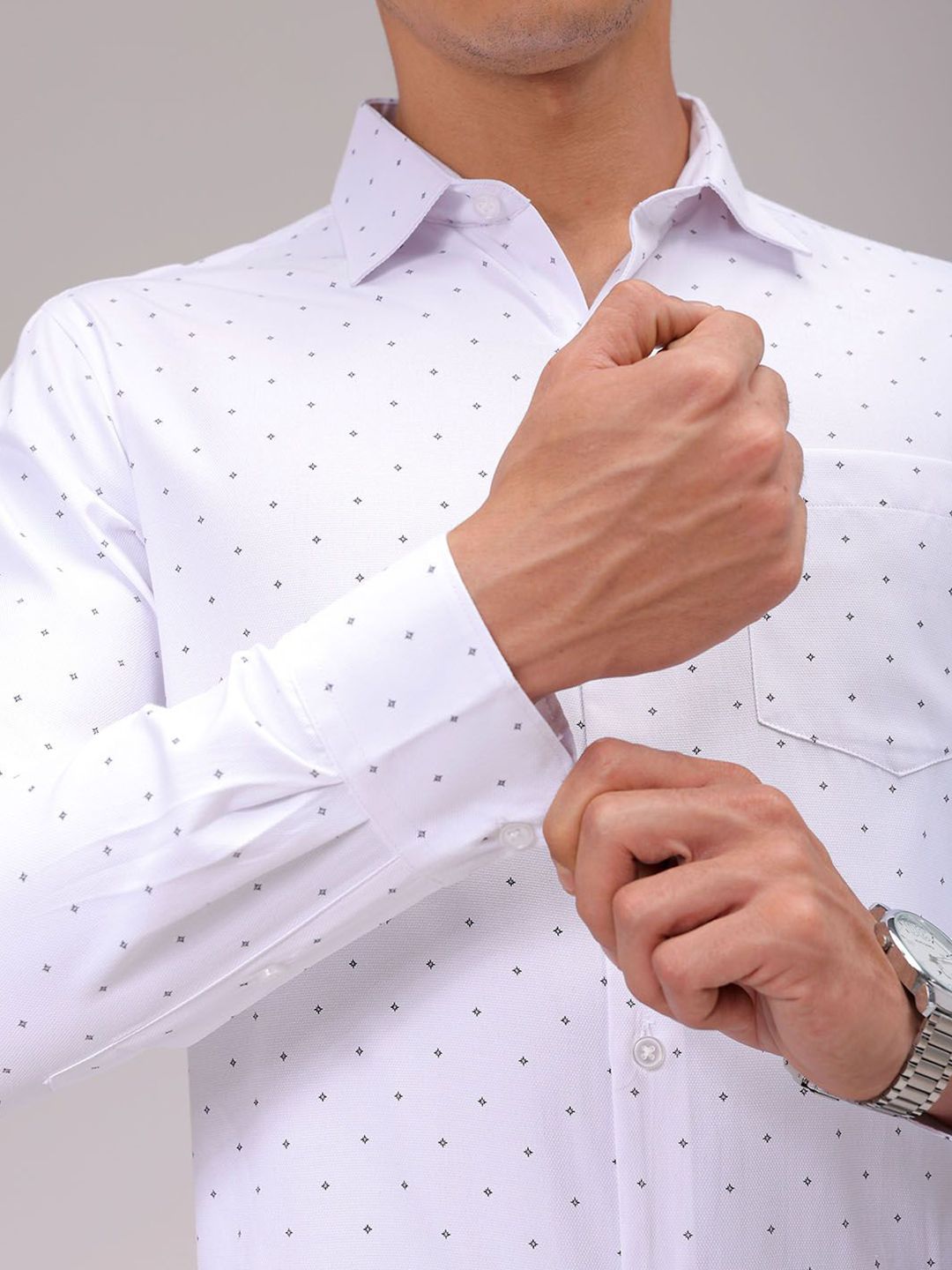 The Indian Garage Co. X Luxe Men Cutaway Collar Micro Ditsy Printed Slim Fit Formal Shirt
