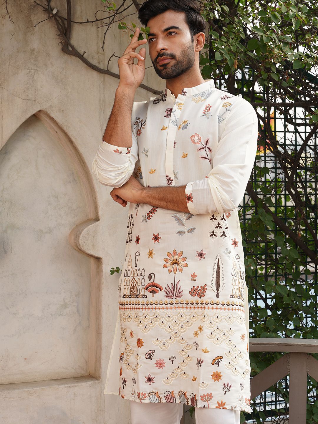Jompers Men Floral Embroidered Kurta with Pyjama
