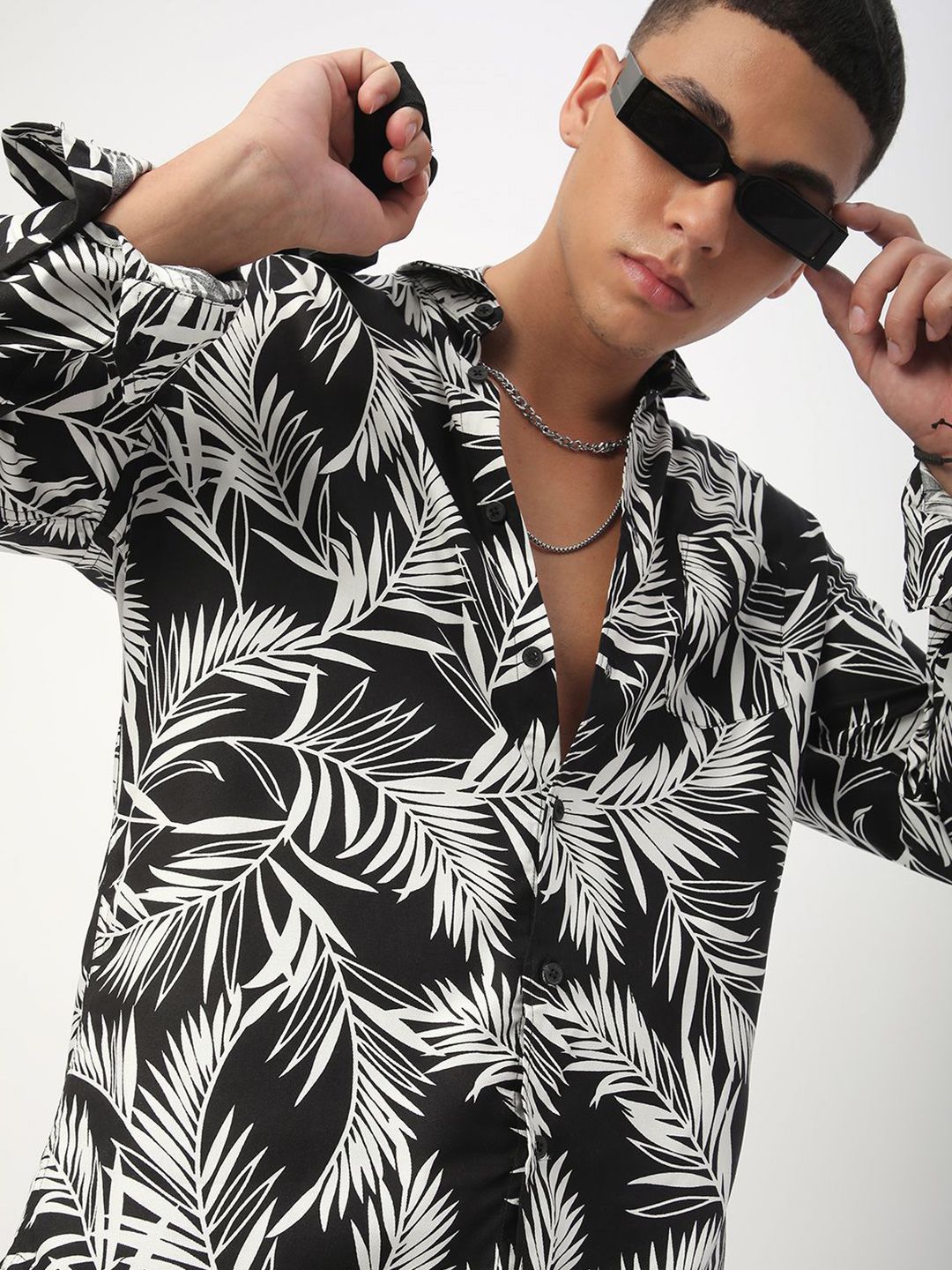 VASTRADO Men Classic Slim Fit Floral Printed Casual Shirt