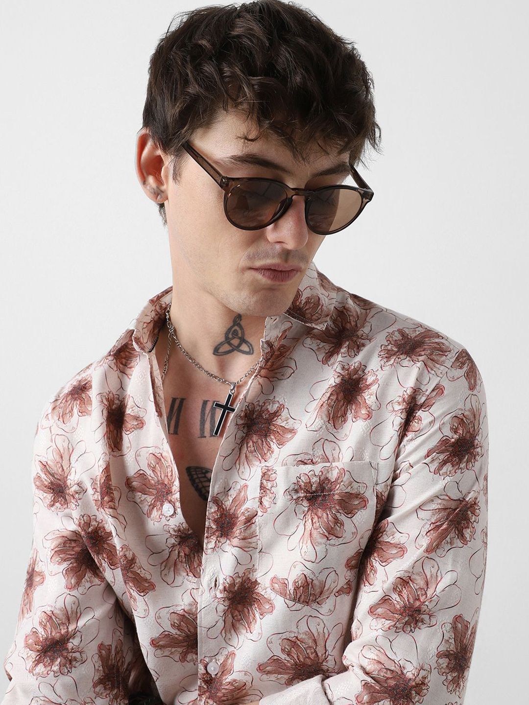 VASTRADO Men Classic Slim Fit Floral Opaque Printed Casual Shirt