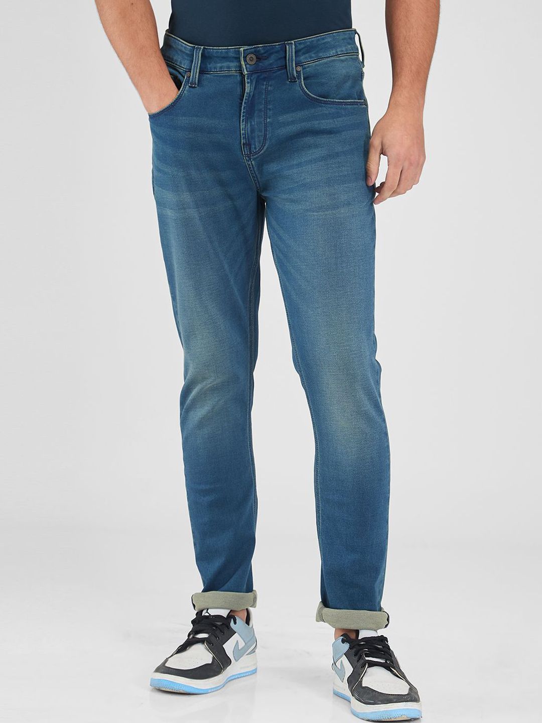 SPYKAR Men Slim Fit Low-Rise Light Fade Stretchable Jeans