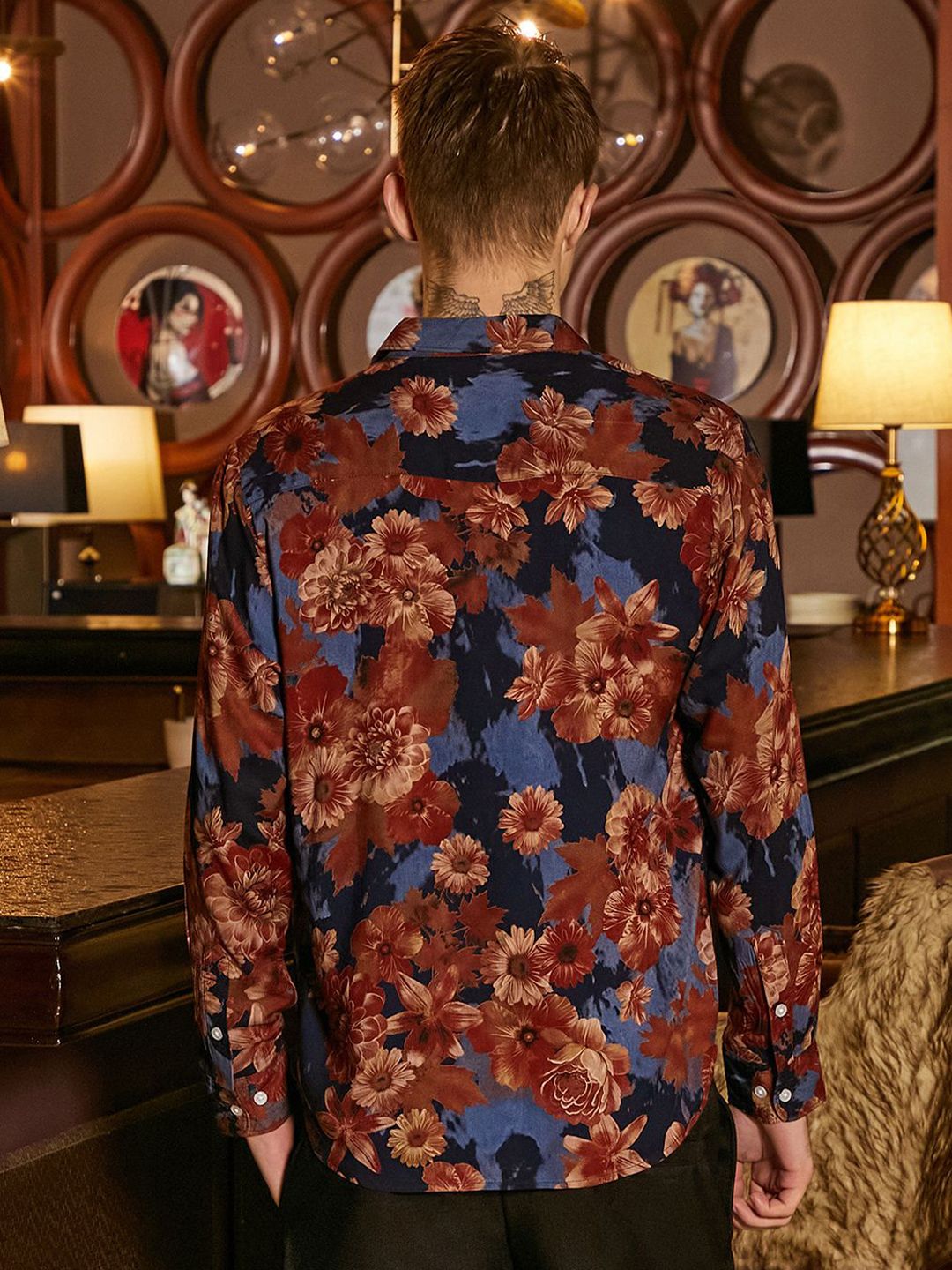 Campus Sutra Men Comfort Fit Spread Collar Floral Printed Casual Shirt