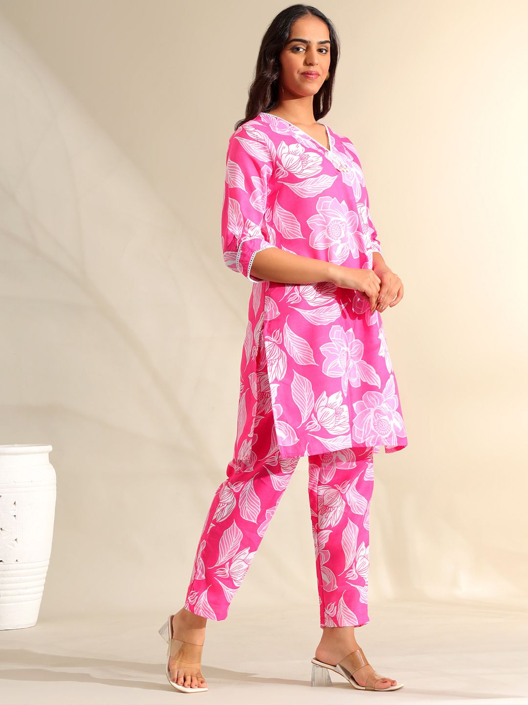 Mamicha Women Floral Printed Regular Pure Cotton Kurta with Trousers