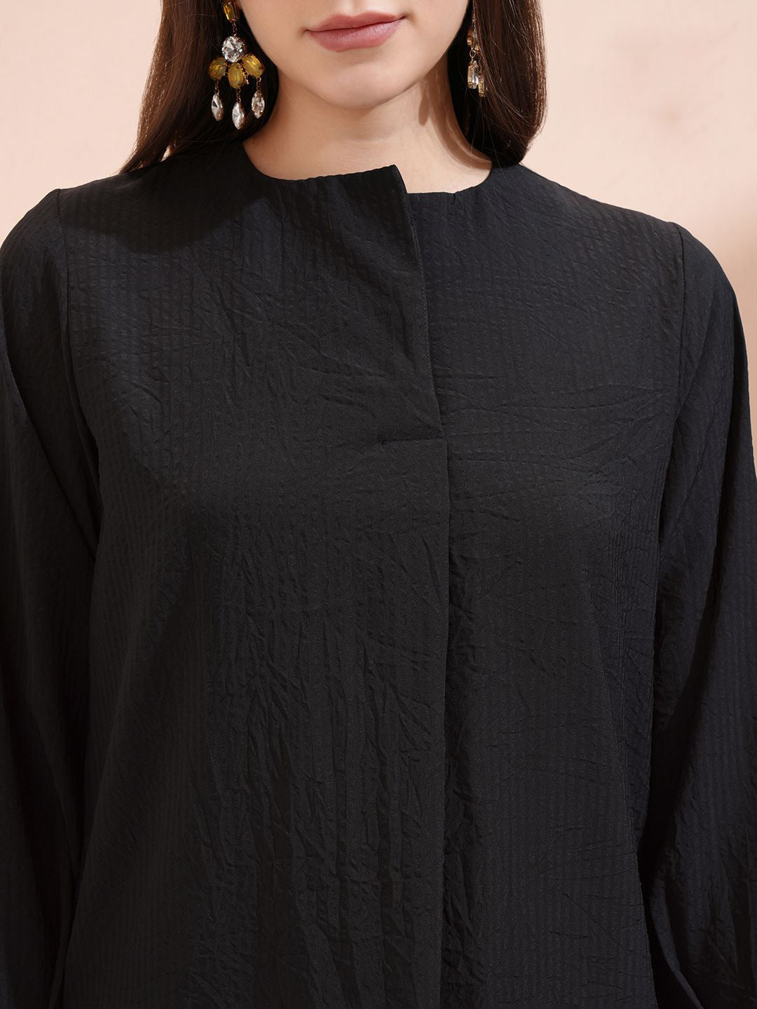 Vishudh Black Textured Self Design Tunic With Trousers