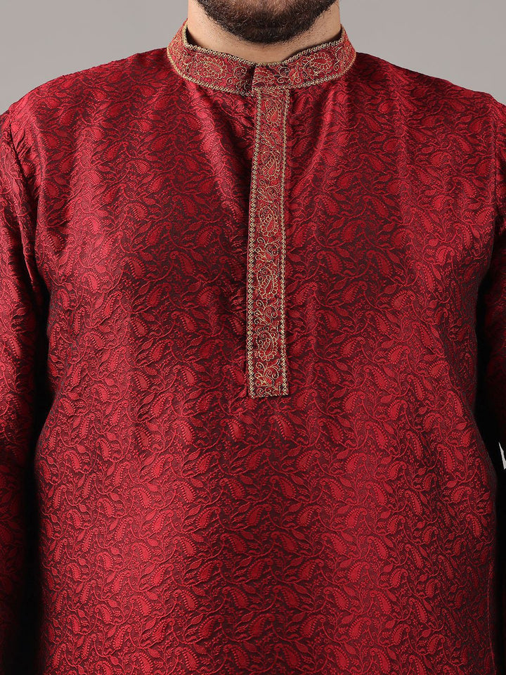 SOJANYA PLUS Plus Size Lelaki Paisley Woven Design Band Collar Straight Kurta With Pajama