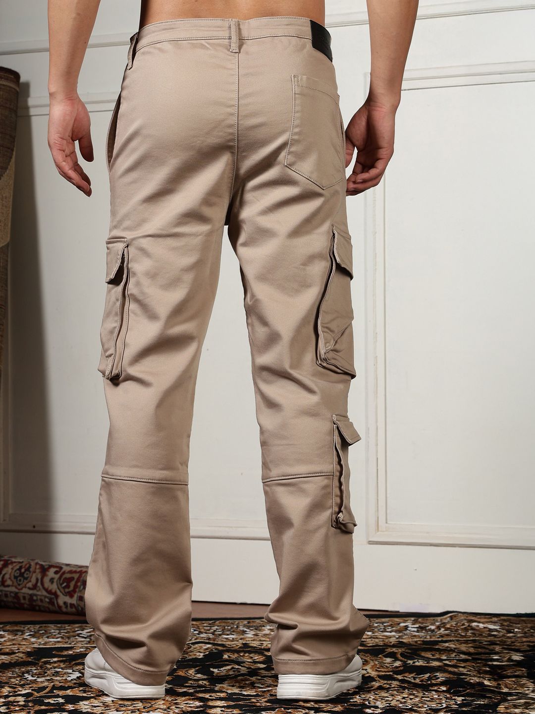Eszett Men Cream High-Rise Easy Wash Cotton Cargos Seluar Biasa Fit