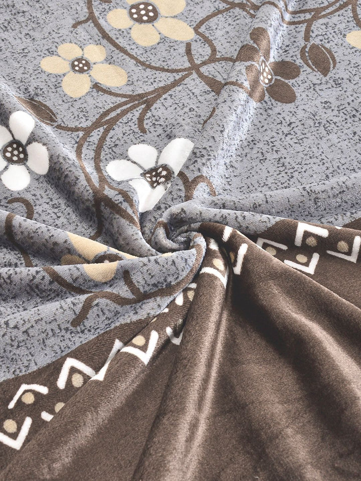 KLOTTHE Grey Geometri Printed Flat 300 TC Woolen King Double Bedsheet Dengan 2 Sarung Bantal