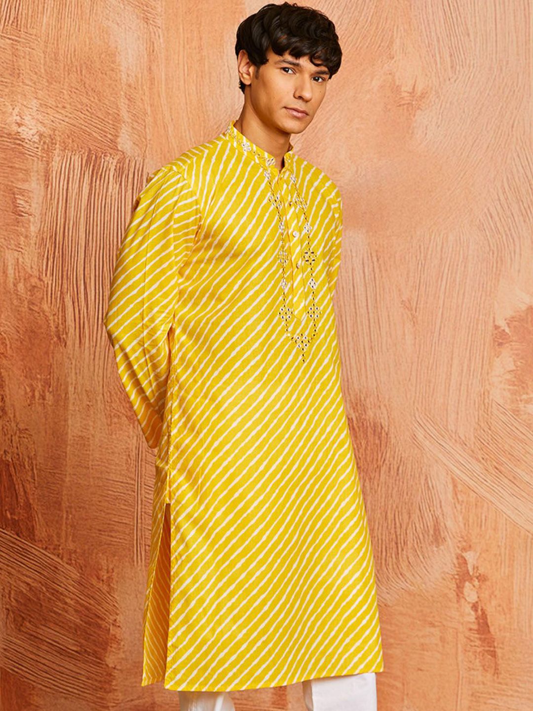 VASTRAMAY Leheriya Printed Mirror Work Cotton Straight Kurta
