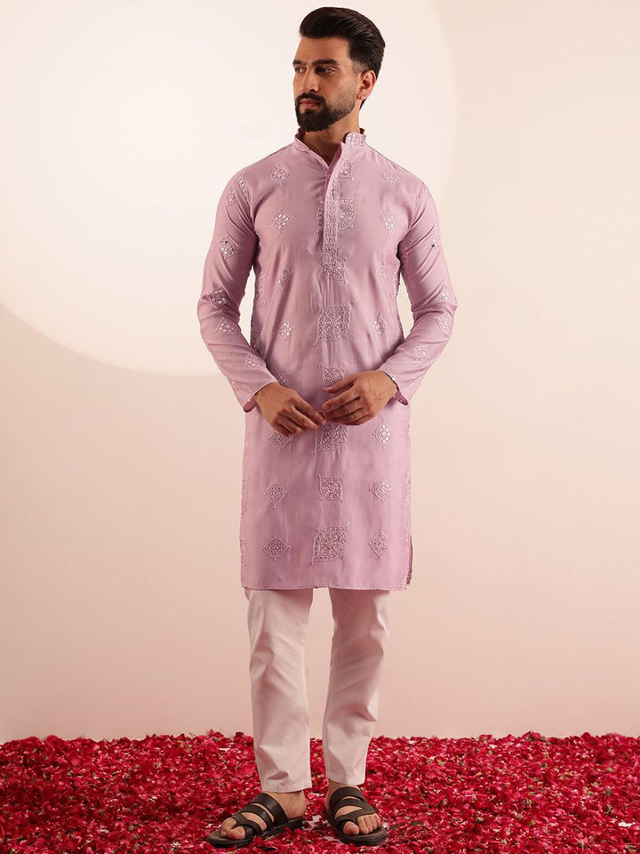 SOJANYA Men Embroidered Mirror Work Kurta