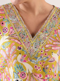Mamicha Women Floral Printed Regular Thread Work Kurta with Trousers & With Dupatta
