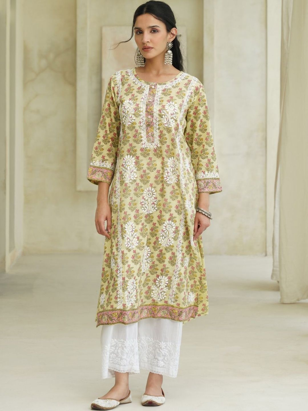 House of Chikankari Women Floral Printed Thread Work Indie Florals Kurta