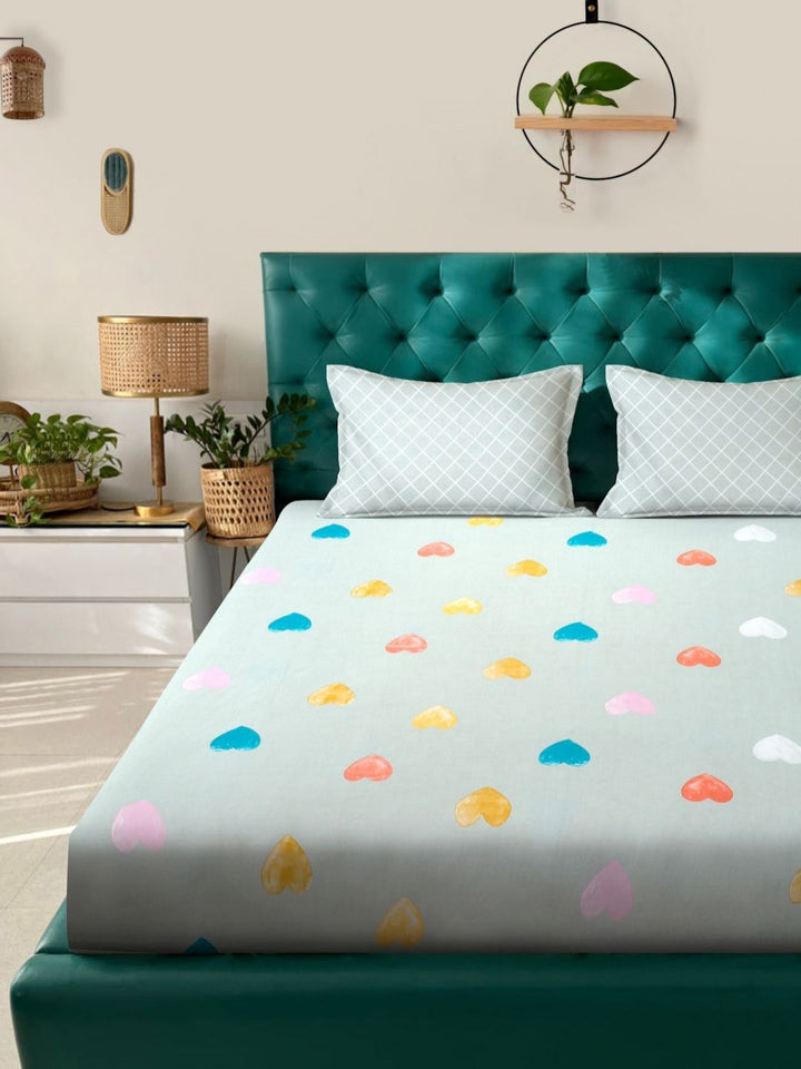 Myntra Elegant Homes Christmas/New Year Green Graphic Cotton 300 TC Fitted King Fine Bedsheet with 2 Pillow Covers-250 x 225 cm